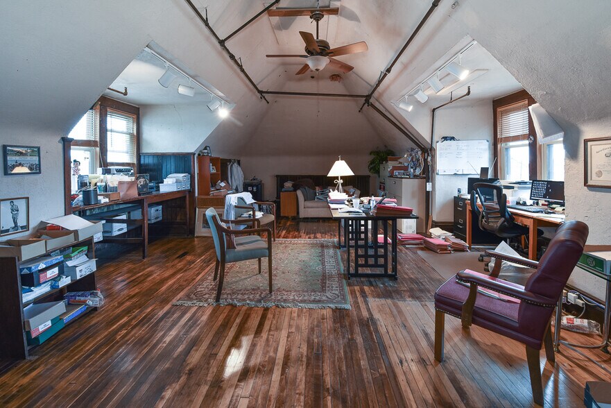 More Photos Of 4403 St Clair Ave, Cleveland Coworking Space