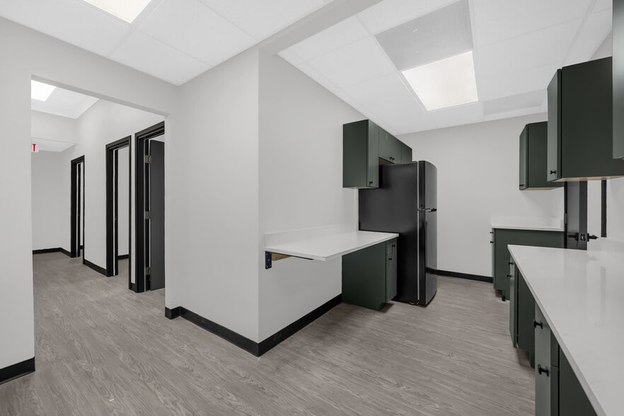 More Photos Of 1114-1130 E Plant St, Winter Garden Unknown For Lease