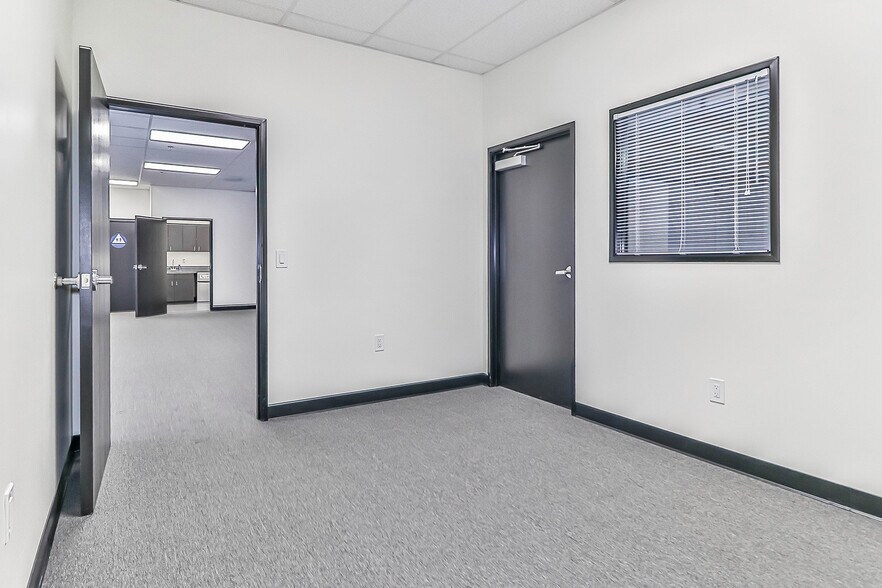 More Photos Of 7103 Fair Ave, North Hollywood Warehouse For Lease