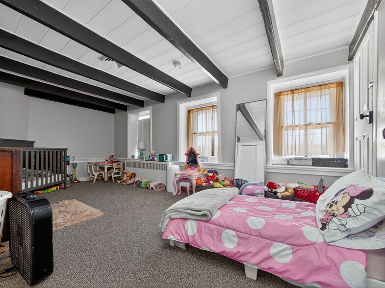 More Photos Of 1434-1436 W Broad St, Quakertown Office For Sale