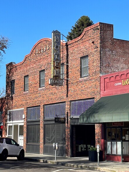 More Photos Of 111-115 4th St, Santa Rosa Storefront For Lease