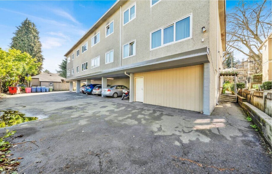 More Photos Of 3719 W 8th Av, Vancouver Apartments For Sale