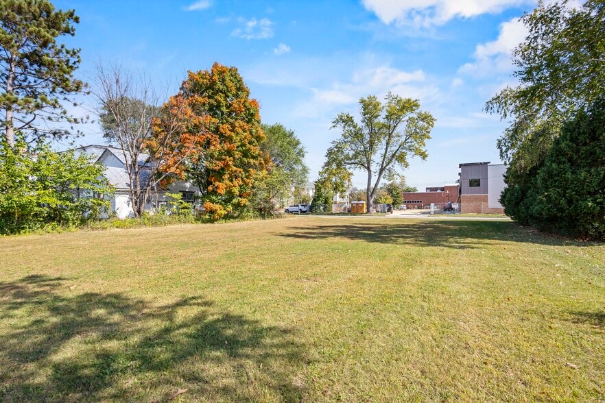 More Photos Of 219 Jefferson St, Waupaca Storefront Retail Office For Sale