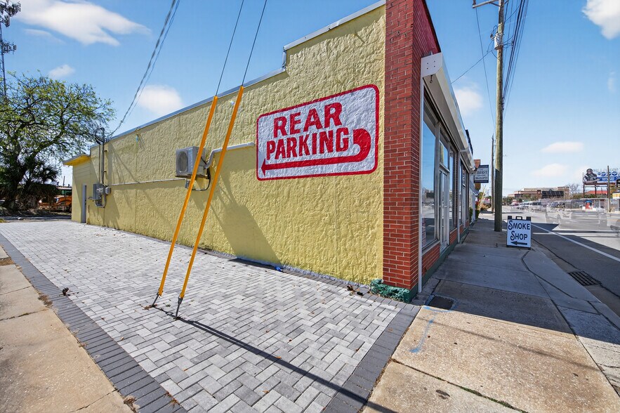 More Photos Of 517-519 W International Speedway Blvd, Daytona Beach Freestanding For Sale
