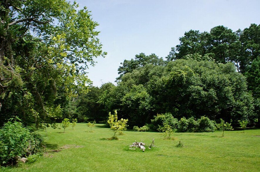 More Photos Of 110 Whispering Pines Ave, Friendswood Land For Sale