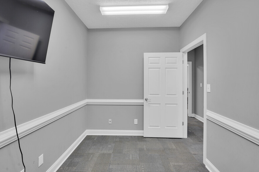 More Photos Of 2915 Raeford Rd, Fayetteville Medical For Lease