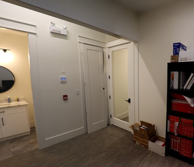 More Photos Of 6039 196 St, Surrey Showroom For Sale