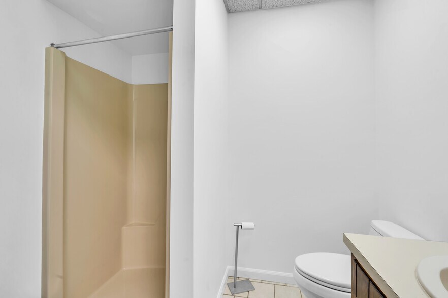 More Photos Of 800 The Plaza, Sea Girt Office For Sale