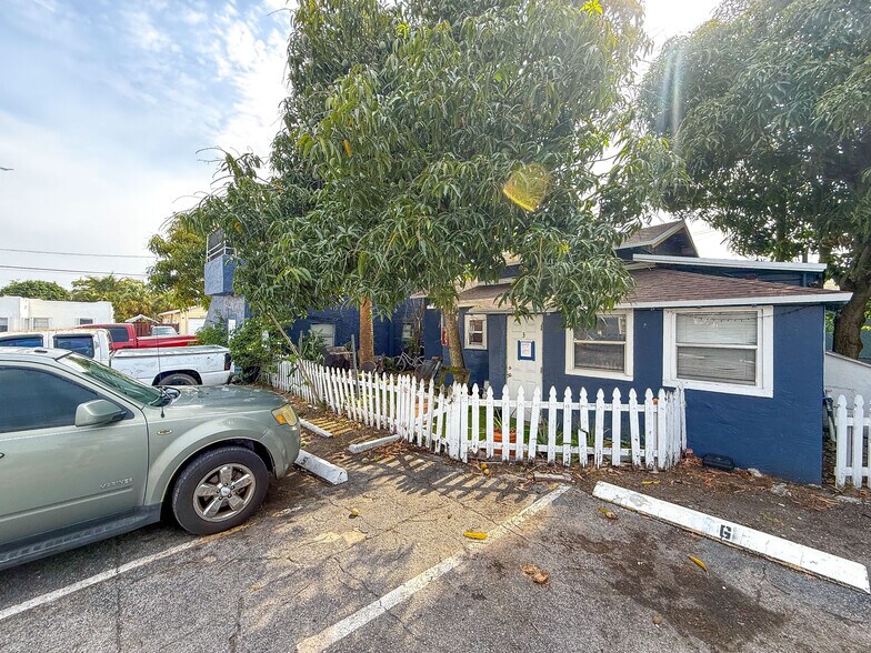 More Photos Of 1000 W Lakewood Rd, West Palm Beach Apartments For Sale