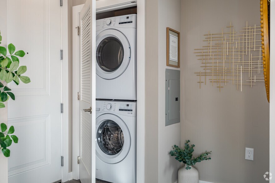 More Photos Of 616 E Washington St, Ann Arbor Apartments For Lease