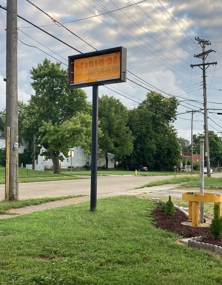 More Photos Of 115 Springfield St, Dayton Storefront Retail Residential For Lease