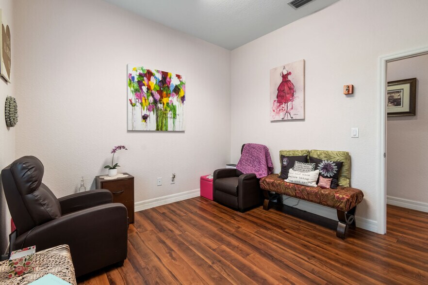 More Photos Of 934 Cypress Village Blvd, Sun City Center Office For Sale