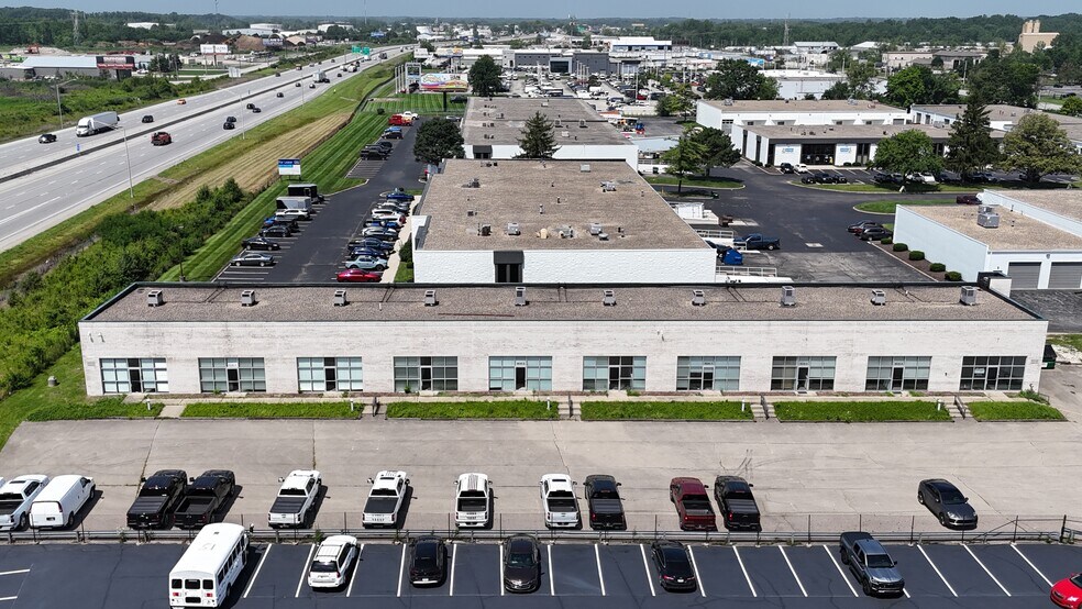 More Photos Of 9507-9510 Ross Ln, Indianapolis Office For Lease