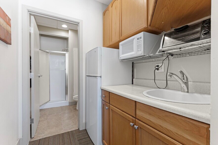More Photos Of 2336 Pearl St, Boulder Office For Lease