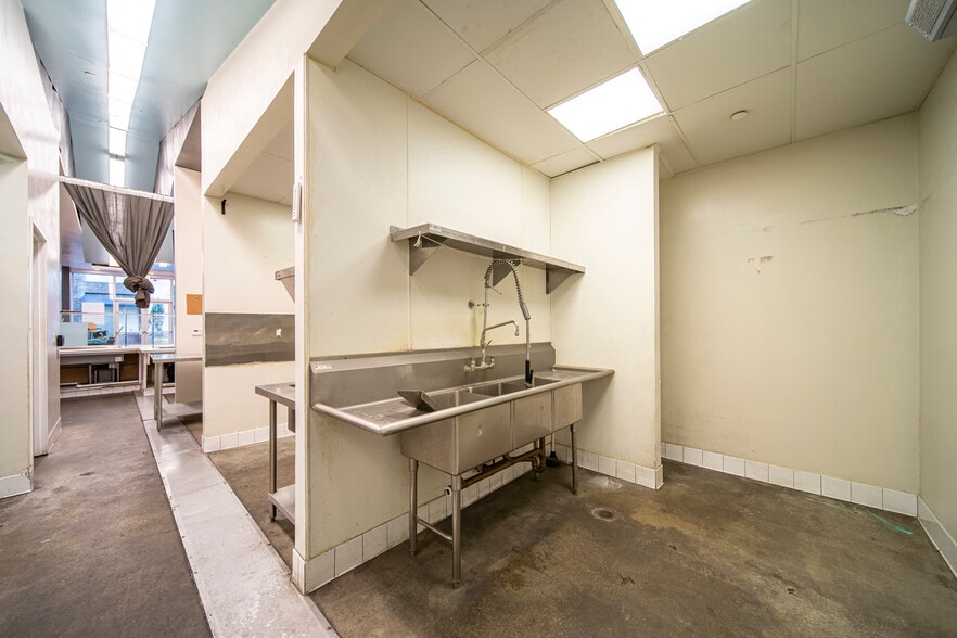 More Photos Of 580 N Atlantic Blvd, Monterey Park Apartments For Lease