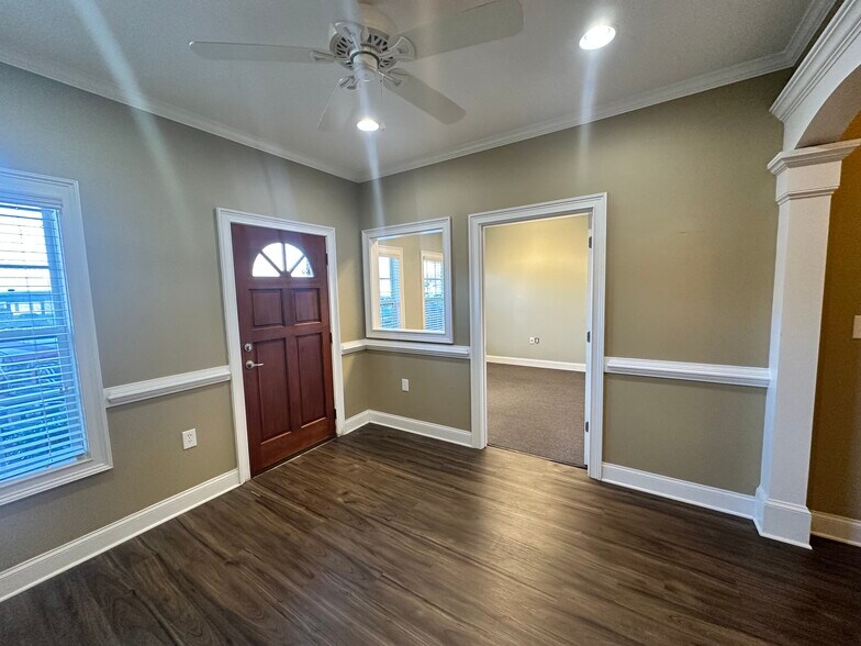 More Photos Of 110 Samaritan Dr, Cumming Medical For Lease