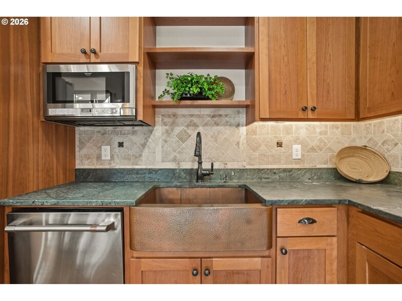 More Photos Of 49164 McKenzie Hwy, Vida Lodge Meeting Hall For Sale