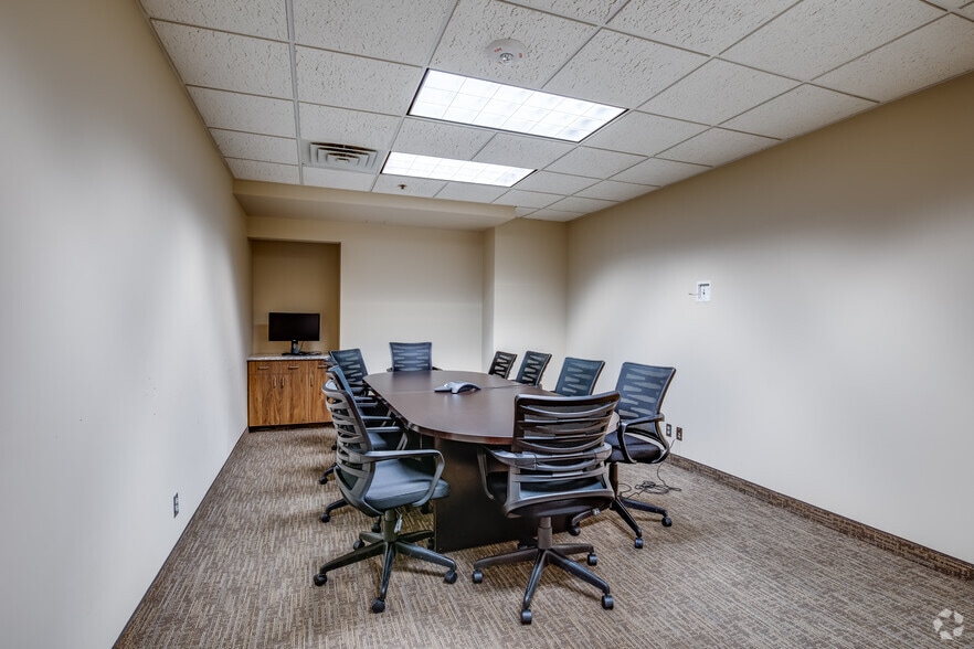More Photos Of 1295 Northland Dr, Mendota Heights Medical For Lease