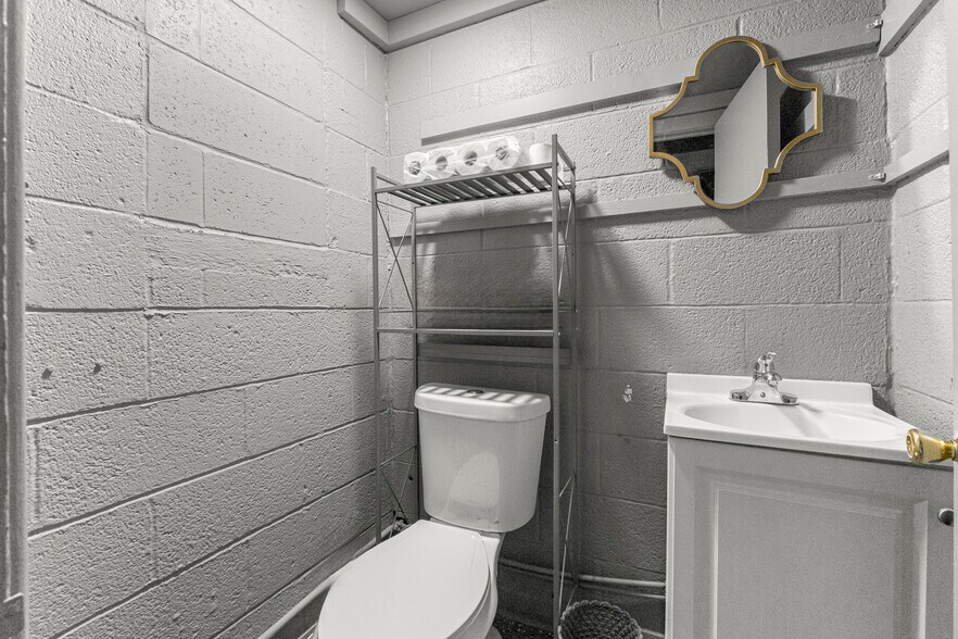 More Photos Of 12744 E 8 Mile Rd, Detroit General Retail For Sale