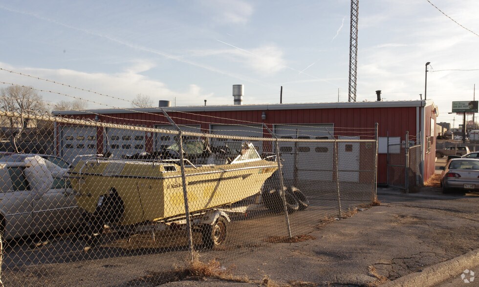 More Photos Of 7660 L St, Omaha Auto Repair For Sale