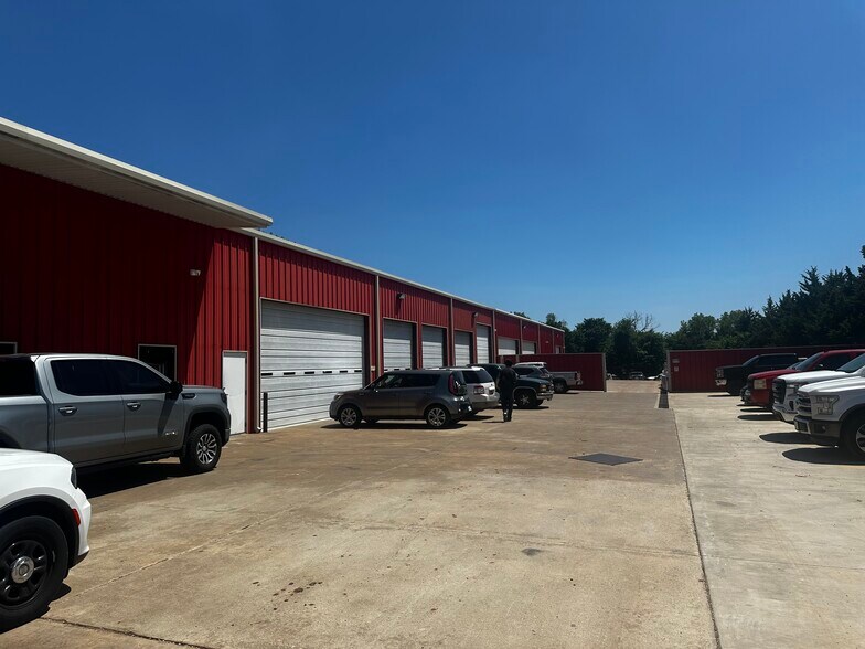 More Photos Of 10308 SE 29th St, Oklahoma City Service For Lease