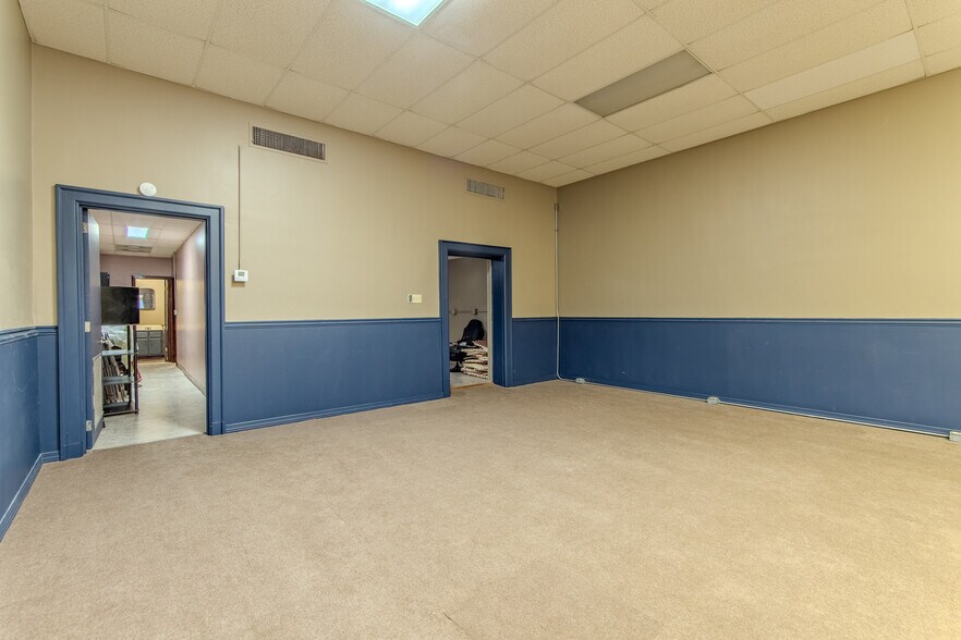 More Photos Of 126 E Main St, Adamsville Storefront For Sale
