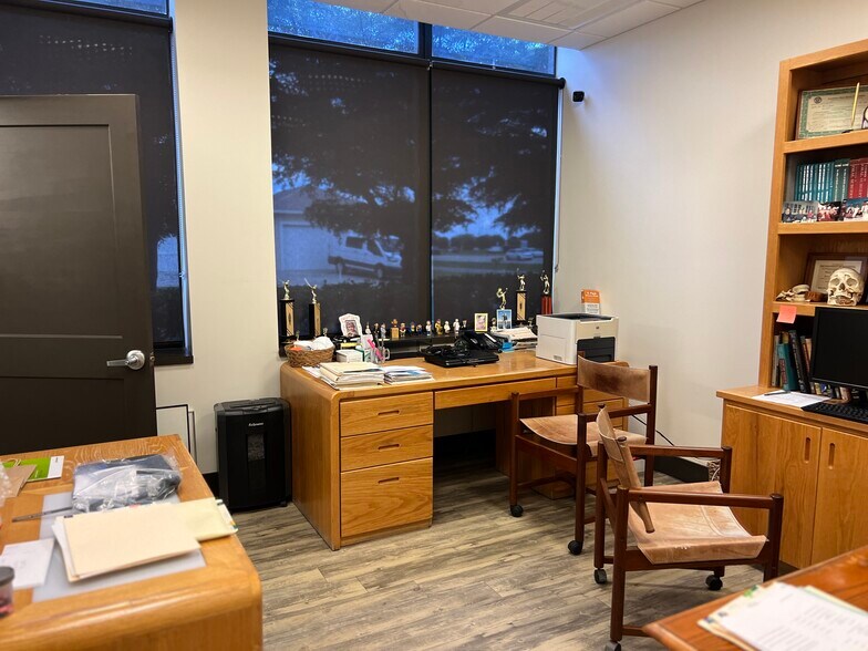 More Photos Of 2534 SE Santa Barbara Pl, Cape Coral Medical For Sale