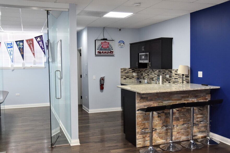 More Photos Of 710 Higgins Rd, Park Ridge Office Residential For Lease