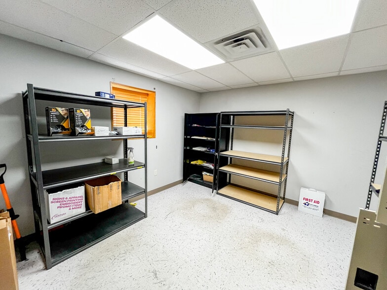 More Photos Of 906 S Highway 285, Pecos Warehouse For Sale