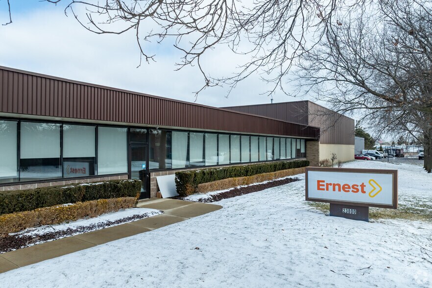 More Photos Of 23800 Research Dr, Farmington Hills Manufacturing For Lease