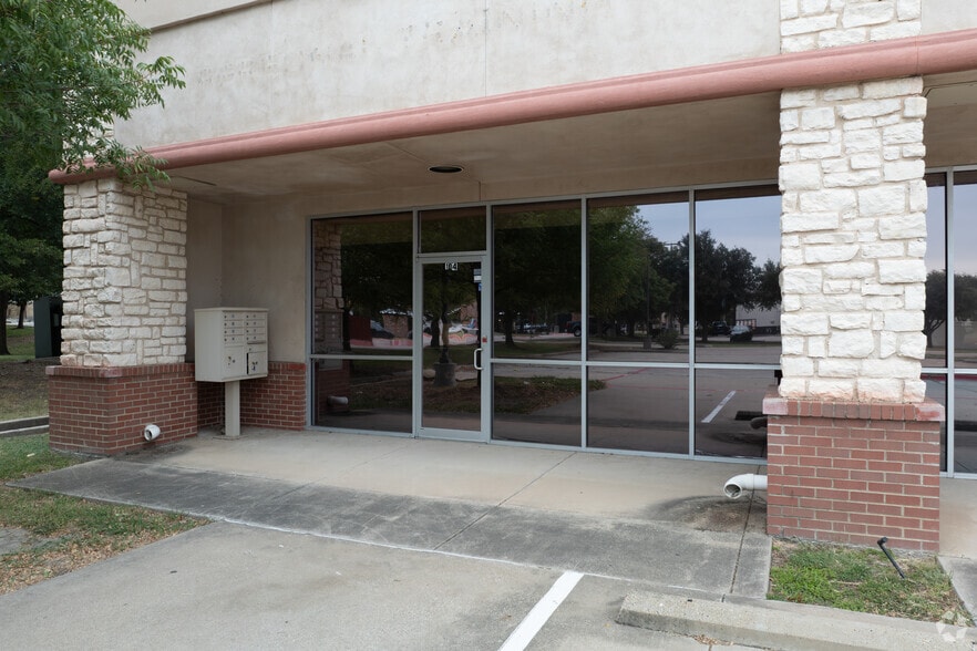 More Photos Of 761 Keller Pky, Keller Unknown For Lease