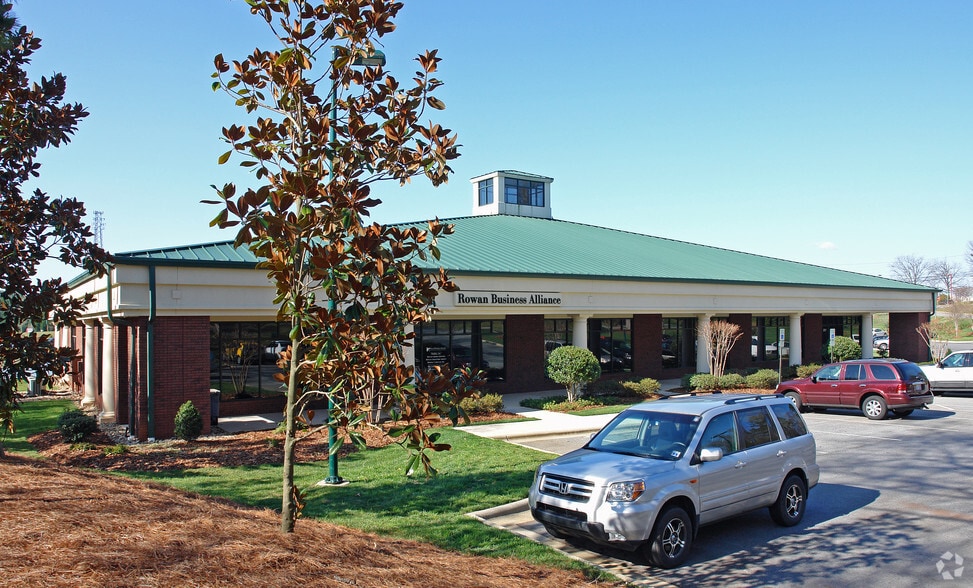 More Photos Of 1910 Jake Alexander Blvd W, Salisbury Medical For Lease