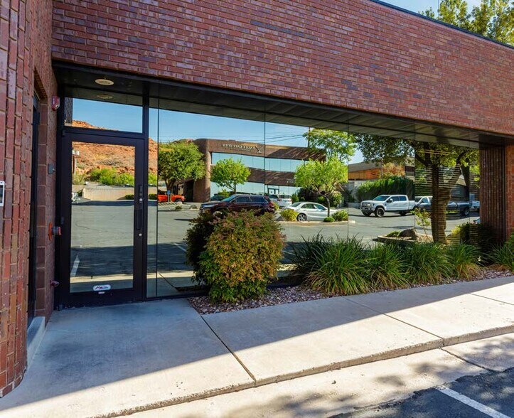 More Photos Of 243 E St George Blvd, St George Office For Lease
