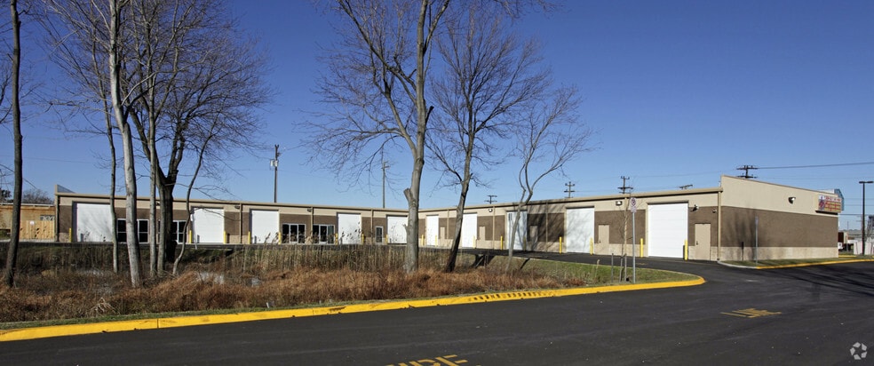 More Photos Of 500 Freeman Ave, Chesapeake Flex For Lease