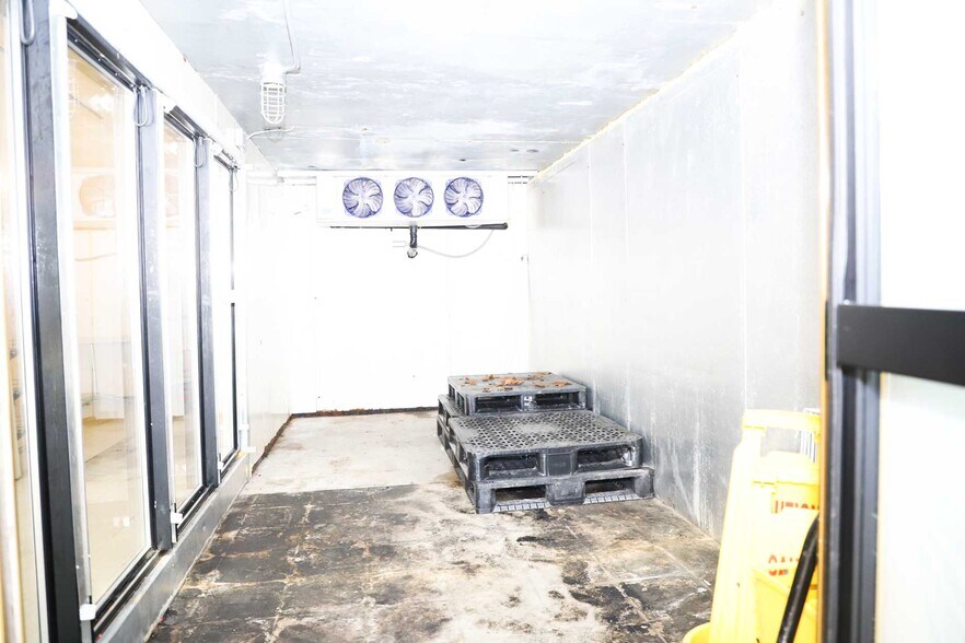 More Photos Of 834 Augusta Rd, Warrenville Convenience Store For Sale