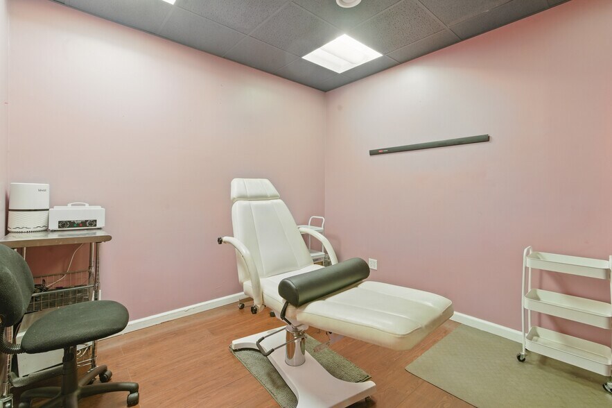 More Photos Of 267 Main St, Nyack General Retail For Sale