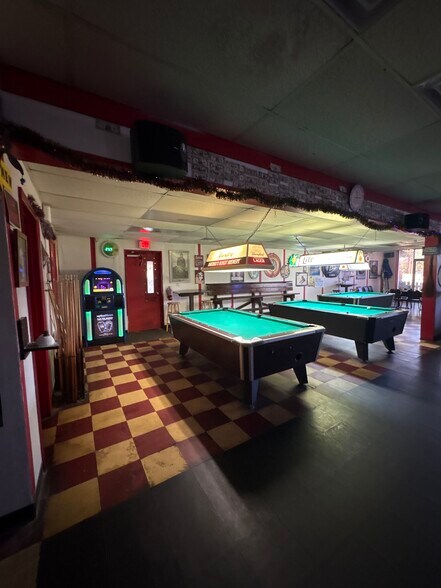 More Photos Of 4550-4556 NW Capital Cir, Tallahassee Freestanding For Sale