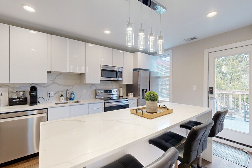 More Photos Of 1414 Pennsylvania Ave SE, Washington Apartments For Sale