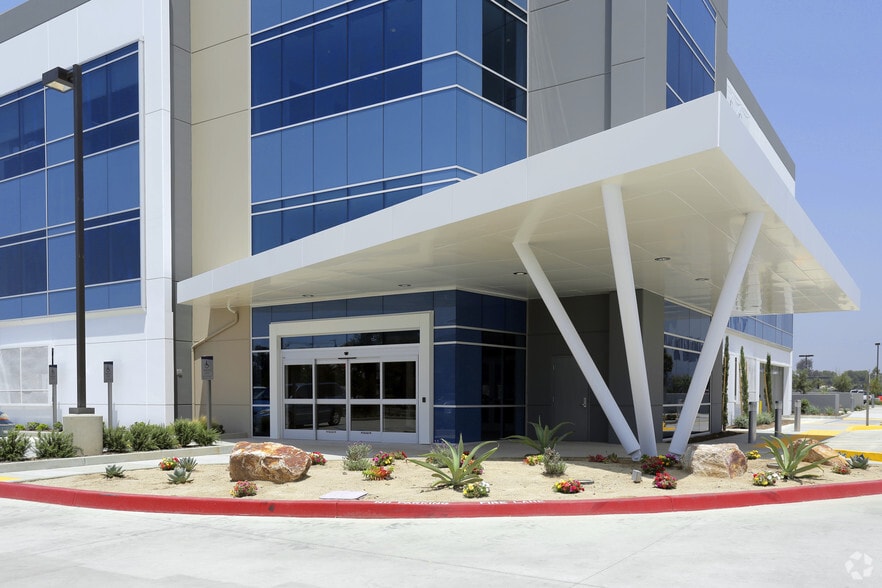 More Photos Of 3828 Schaufele Ave, Long Beach Medical For Lease