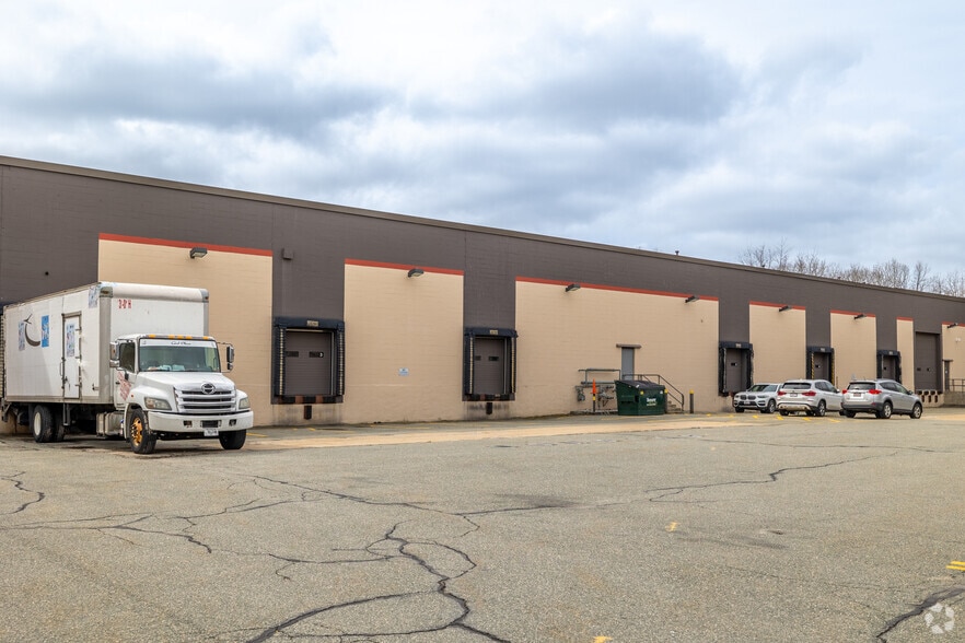 More Photos Of 135-199 Bay State Dr, Braintree Warehouse For Lease