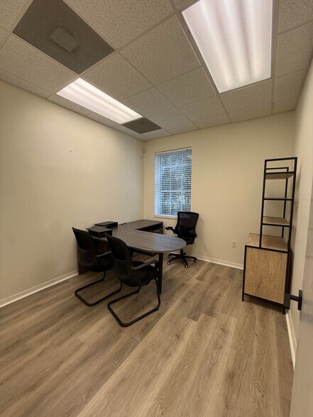 More Photos Of 2701-2703 Rew Cir, Ocoee Office Residential For Lease