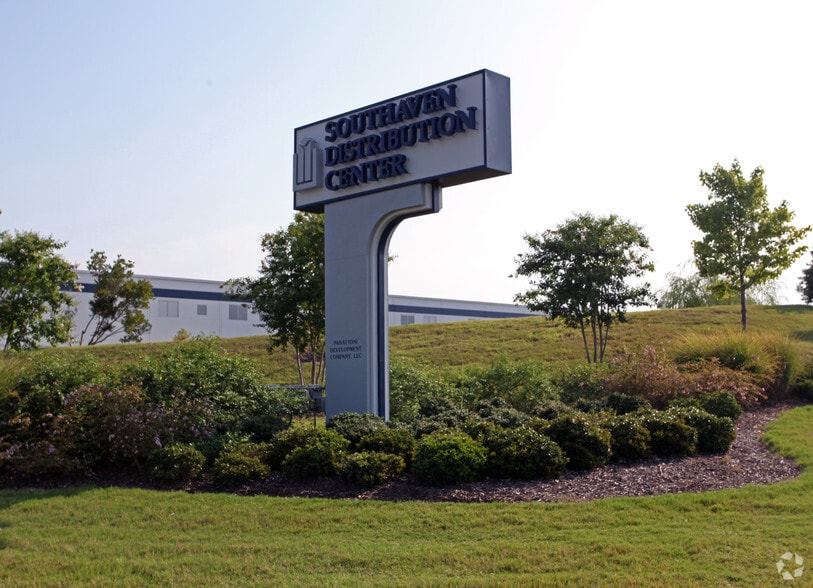 More Photos Of 366 Stateline Rd E, Southaven Warehouse For Lease