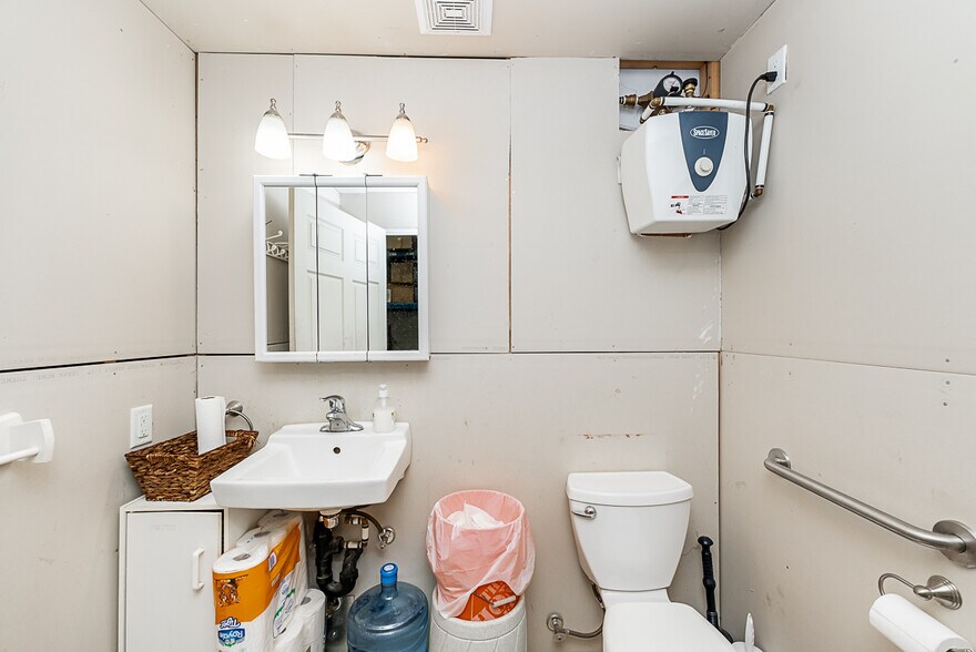 More Photos Of 19736 98th Ave, Langley Twp Warehouse For Sale