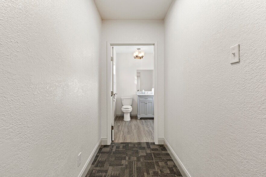 More Photos Of 2003 W Wall St, Midland Office For Sale