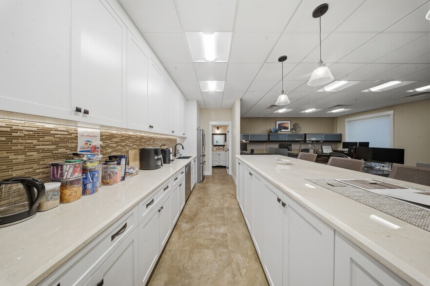 More Photos Of 5011 Argosy Ave, Huntington Beach Loft Creative Space For Sale