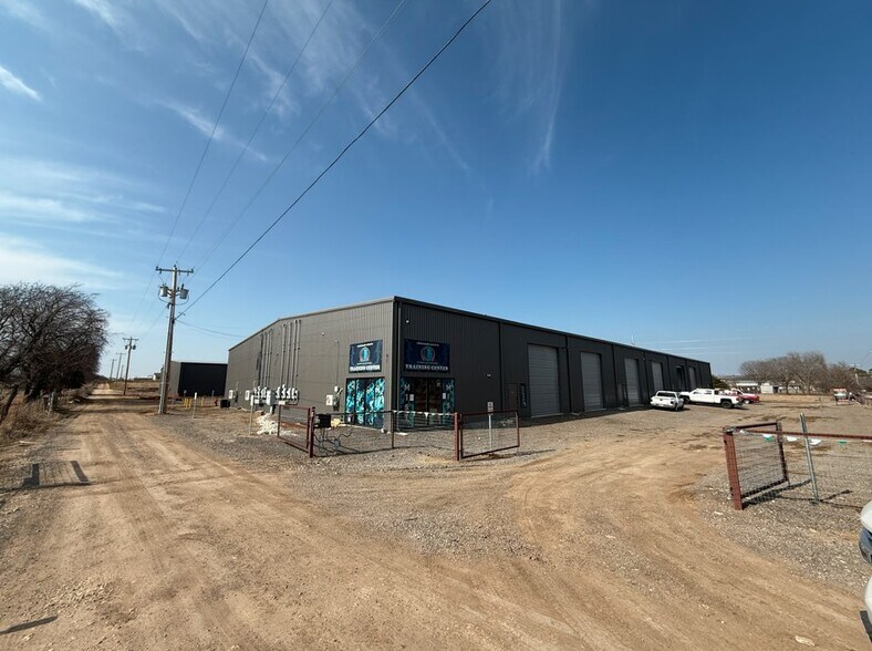 More Photos Of 12746 Rendon Rd, Burleson Unknown For Lease