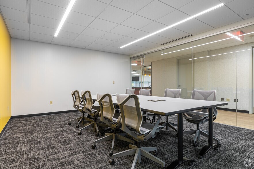 More Photos Of 7 Becker Farm Rd, Roseland Office For Lease