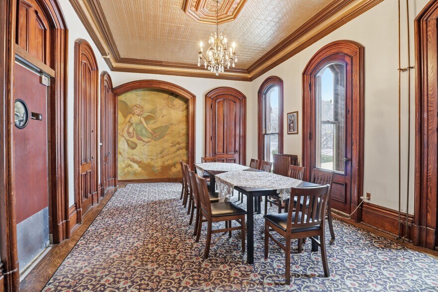 More Photos Of 1 E Church St, Fairport Restaurant For Sale