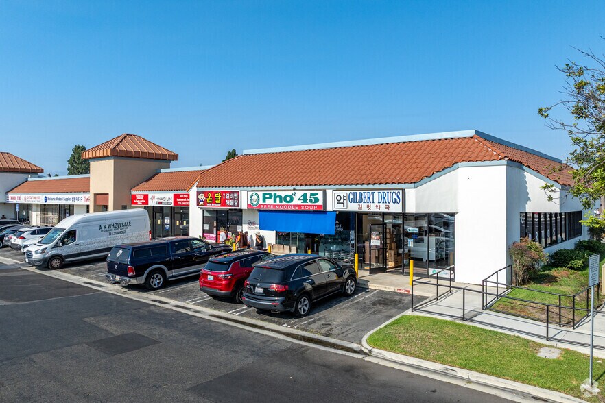 More Photos Of 9240 Garden Grove Blvd, Garden Grove Unknown For Lease