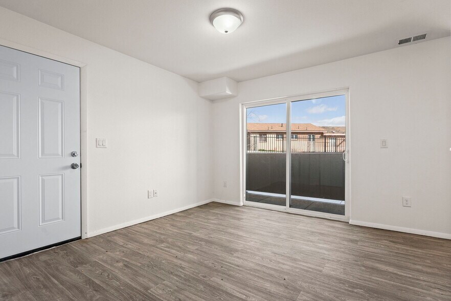 More Photos Of 15 Gentry Way, Reno Apartments For Sale